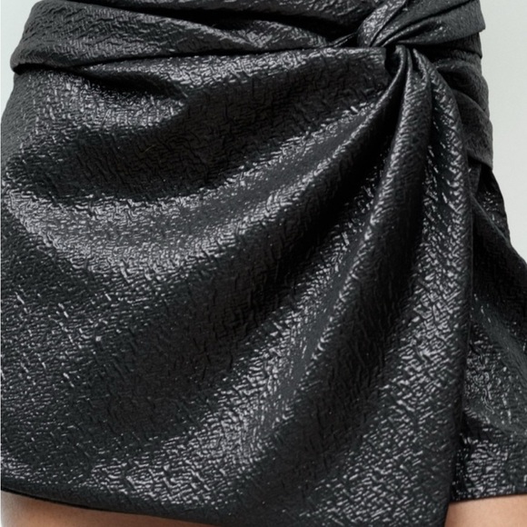 Zara Women’s Black Coated Knotted Skort, size small - Picture 11 of 11